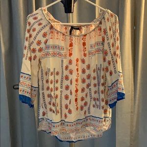 Patterned 3/4 sleeve top